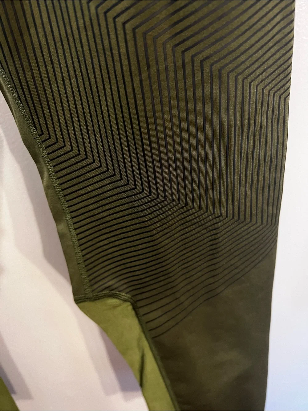 Nike Woman’s Olive Performance Leggings with Swoosh size L